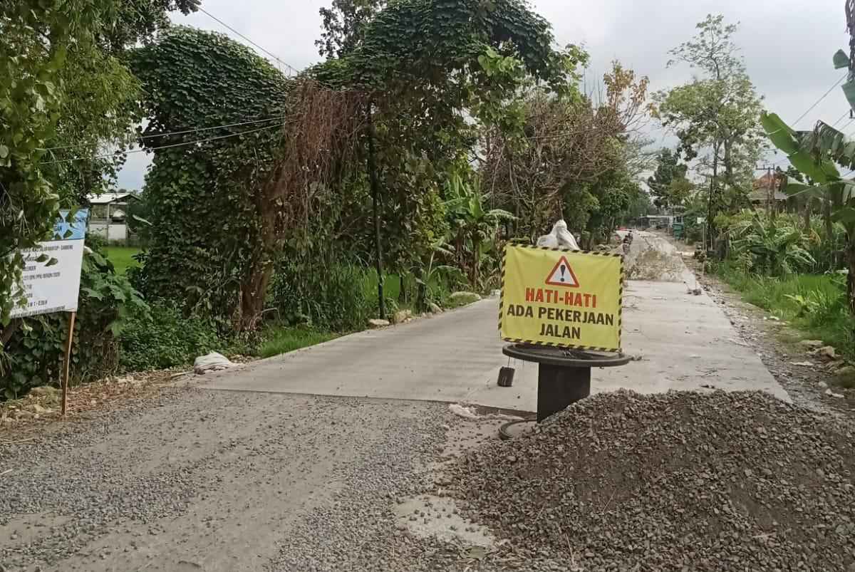 Proyek Rabat Beton Lamongan Diduga Bermasalah, Publik Sorot